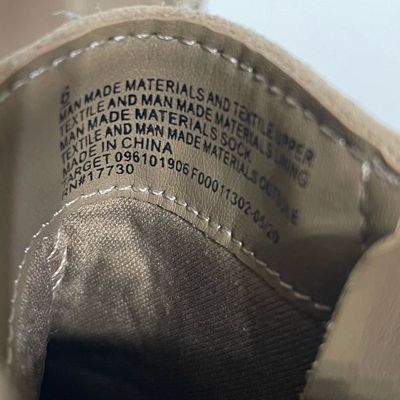 Universal Thread Tan Suede Heeled Booties size 6 - Picture 4 of 7